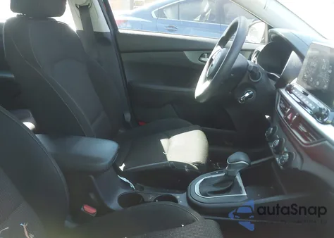 2021 Kia Forte Lxs z USA, uszkodzony, nr VIN 3KPF24AD6ME412286